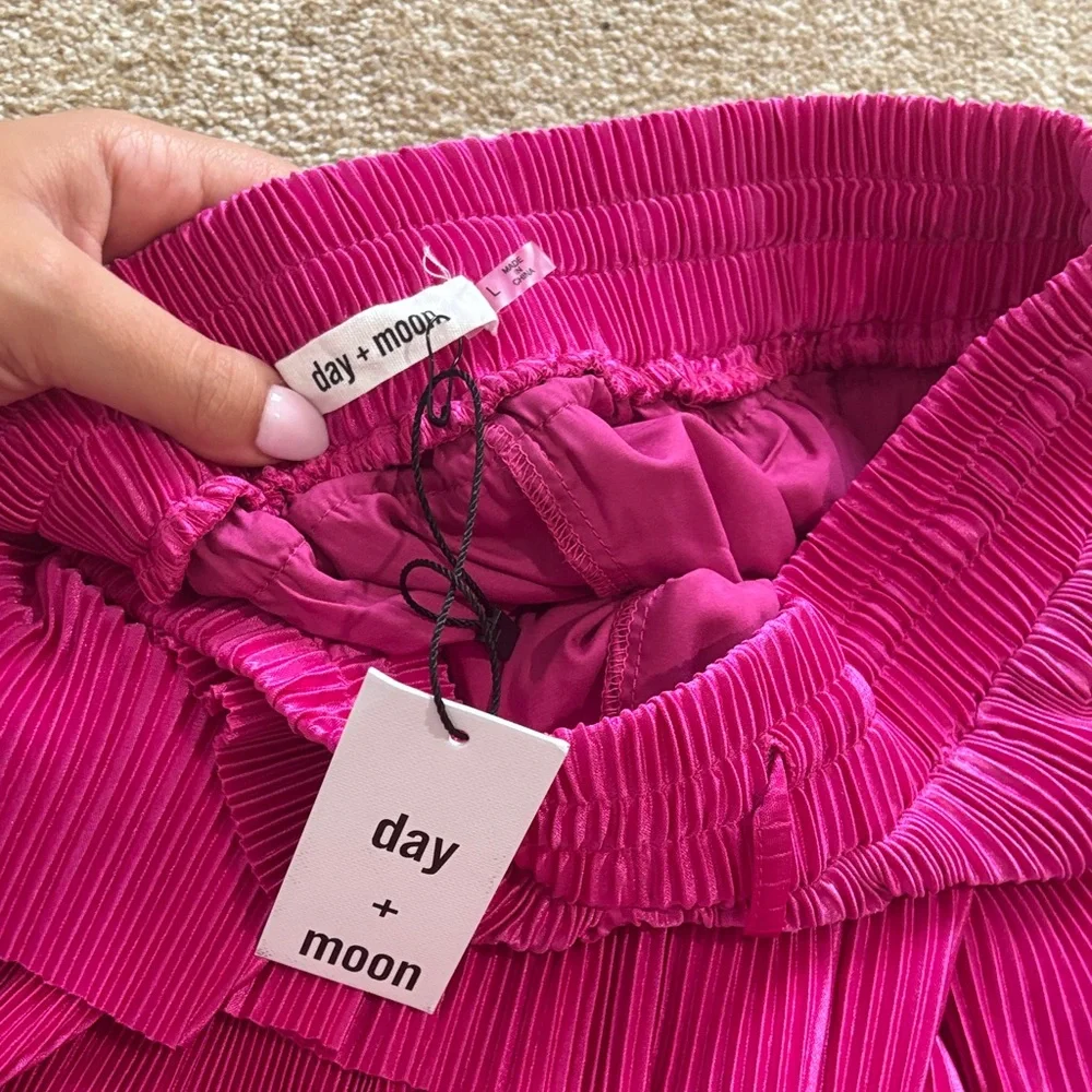 Vibrant Pink Tiered Mini Skirt - Picture 2 of 3